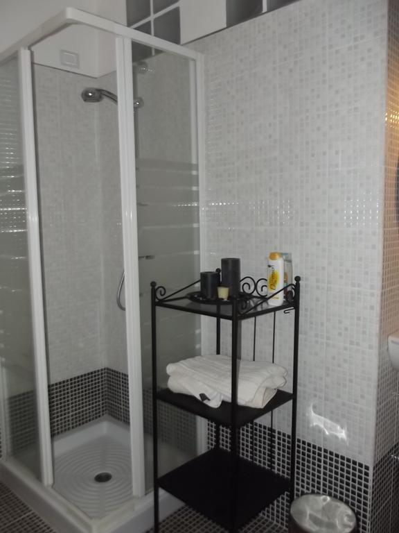 B&B Reillys Монтекаротто Экстерьер фото