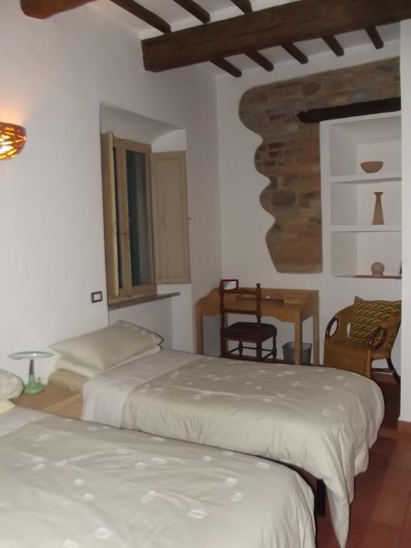 B&B Reillys Монтекаротто Экстерьер фото
